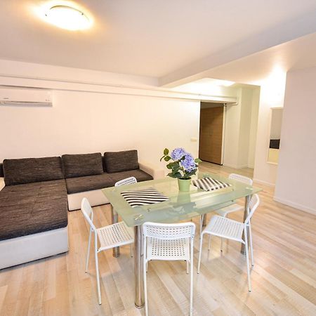 Shabbat Apartments Bukarest Exteriör bild